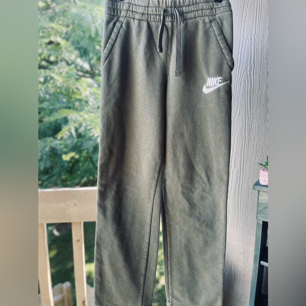 Kids Nike sweatpants